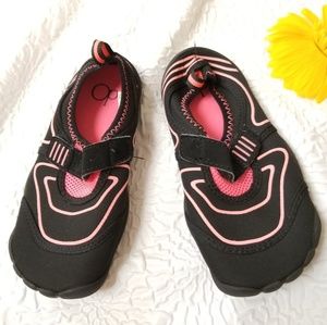OP Girls black/pink beach water shoes
